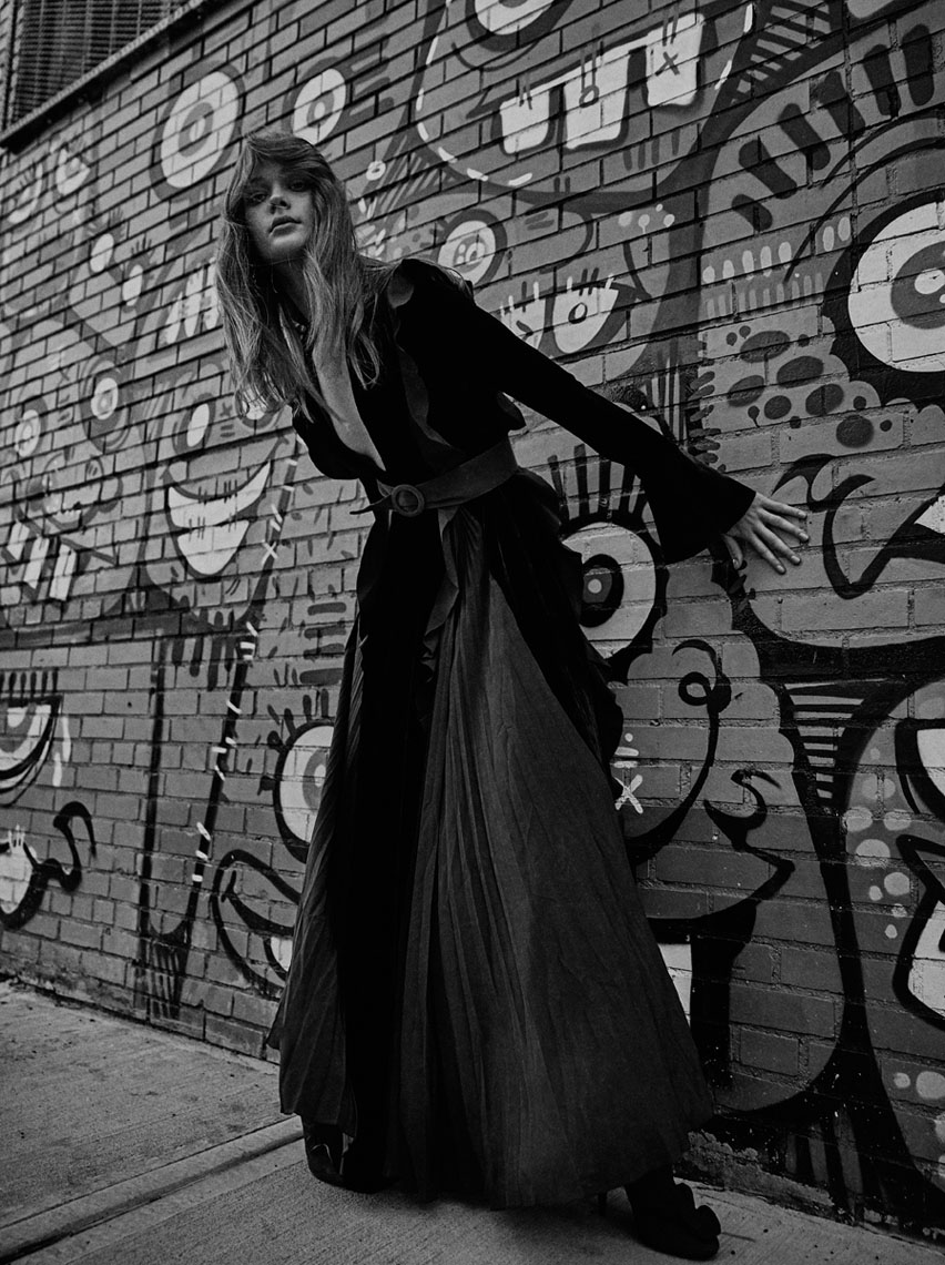 FELIX WONG DRESS TO KILL VELVET   SEEN ARTISTS 01