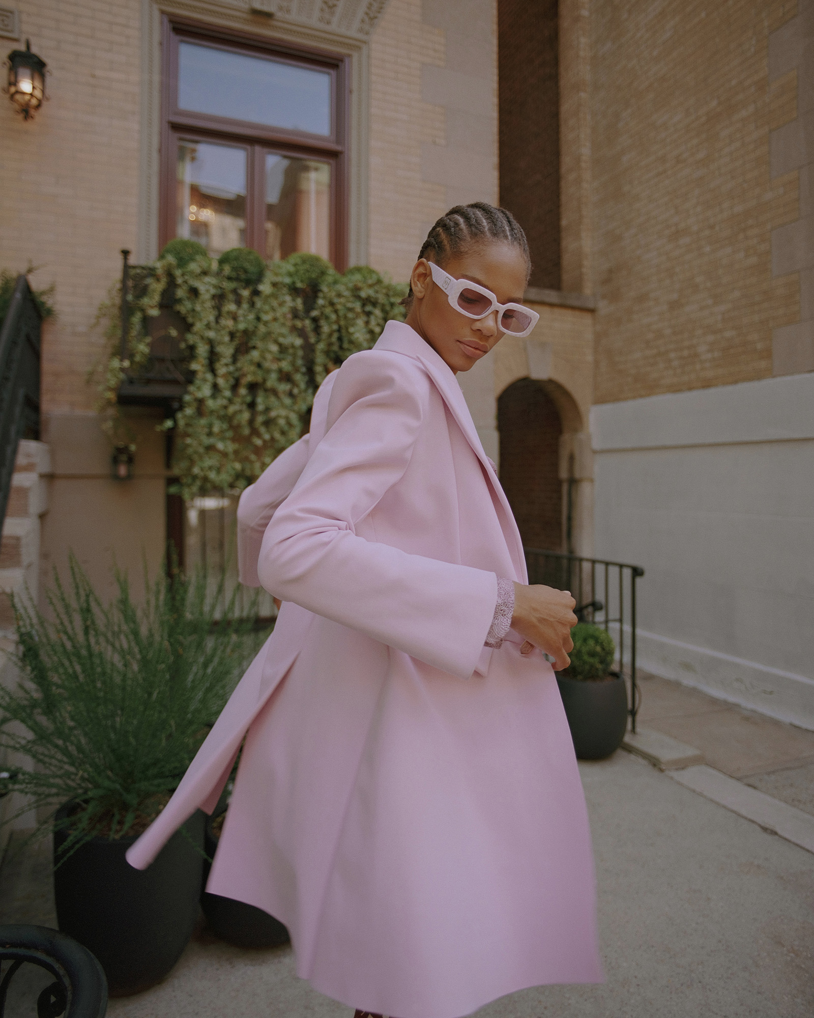 Seen Artists Julia Sariy Harlem-Story-Schon-2